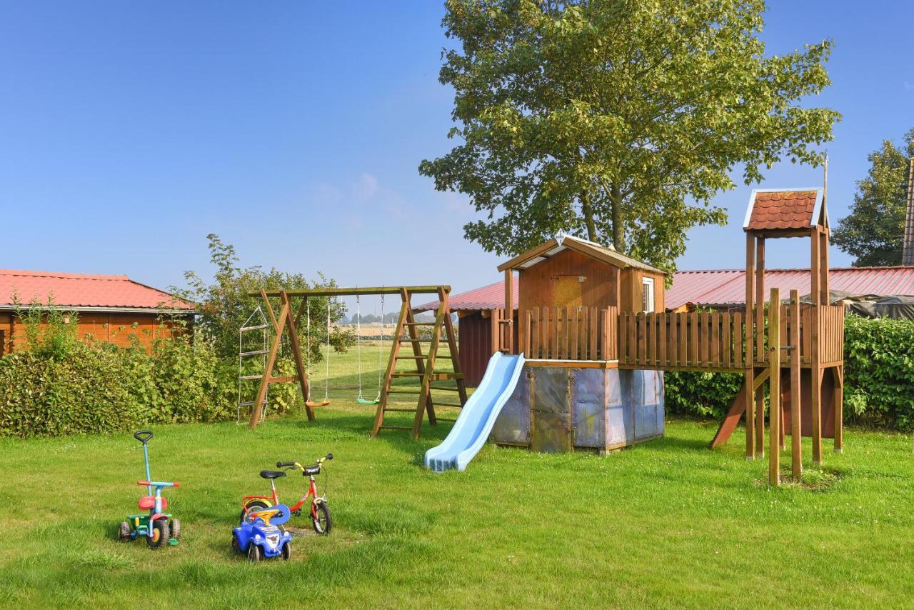 Ferienwohnungen Im Haus Flinthoern Neuharlingersiel Exterior photo